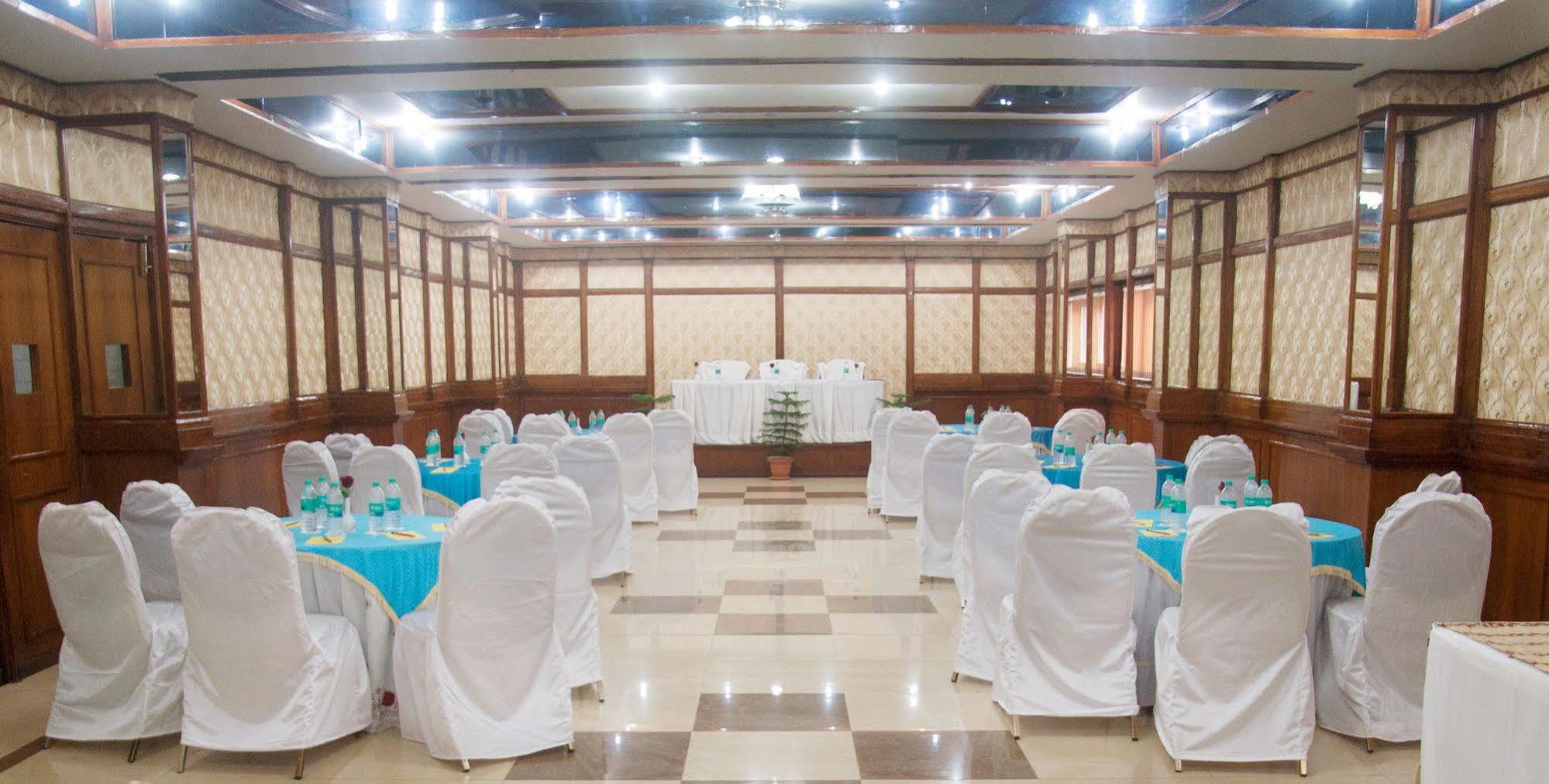 Hotel Kalinga Ashok Bhubaneswar Dış mekan fotoğraf